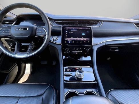 Used 2024 Jeep Grand Cherokee L Limited w/ Luxury Tech Group II image 16