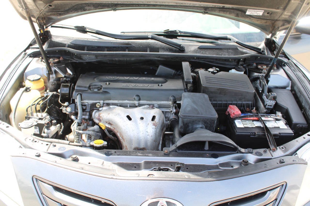 Used 2009 Toyota Camry LE FWD image 23