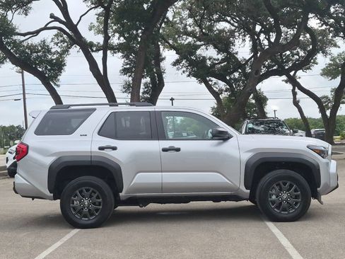 Certified 2026 Toyota 4Runner SR5 AWD/4WD image 6