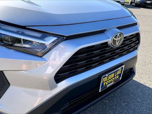 Used 2025 Toyota RAV4 XLE AWD/4WD image 29