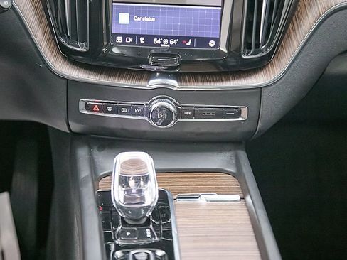 Certified 2023 Volvo XC60 B5 Ultimate image 30