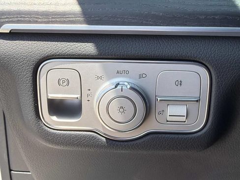 Used 2021 Mercedes-Benz GLE 450 4MATIC image 30