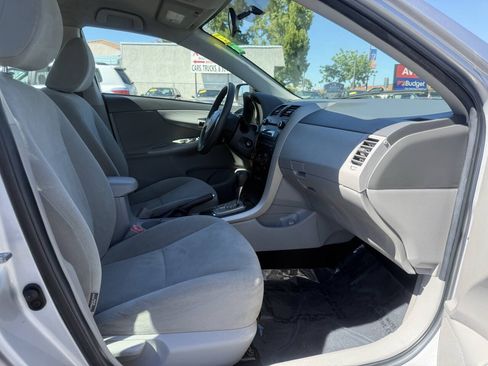 Used 2010 Toyota Corolla LE FWD image 12