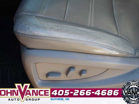 Used 2015 GMC Sierra 2500 Denali w/ Duramax Plus Package image 29