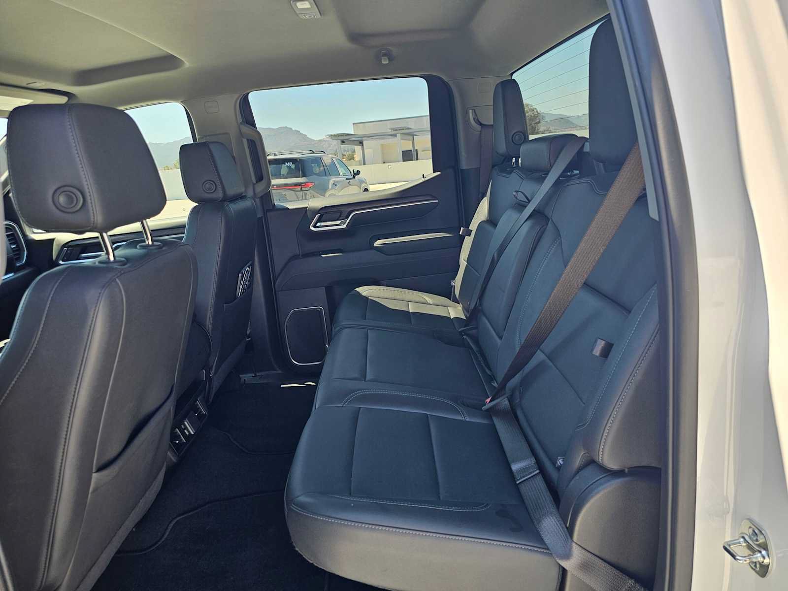 Used 2025 GMC Sierra 1500 SLT RWD image 16