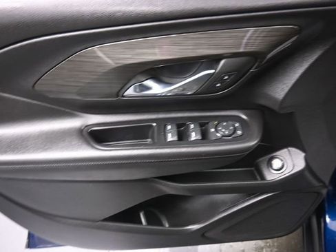 Used 2023 GMC Terrain SLE w/ Driver Convenience Package image 13