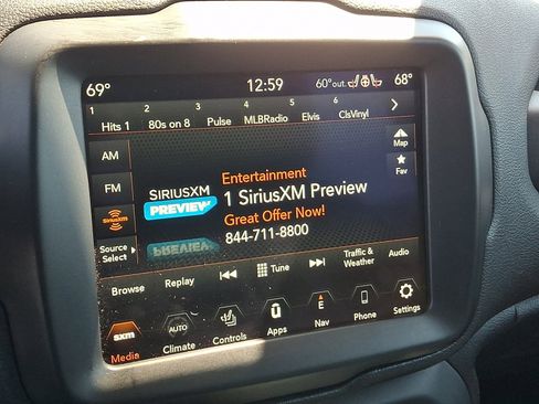 Certified 2022 Jeep Renegade Trailhawk AWD/4WD image 17