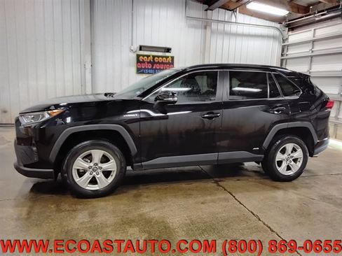 Used 2021 Toyota RAV4 XLE w/ Convenience Package AWD/4WD image 5