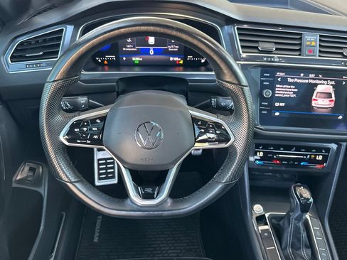 Used 2022 Volkswagen Tiguan SE R-Line AWD/4WD image 15