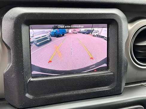 Used 2020 Jeep Wrangler Sport image 14