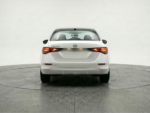 Used 2025 Nissan Sentra SV image 7