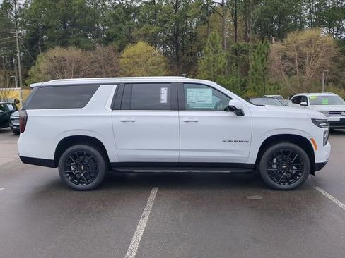 New 2026 Chevrolet Suburban LS image 4