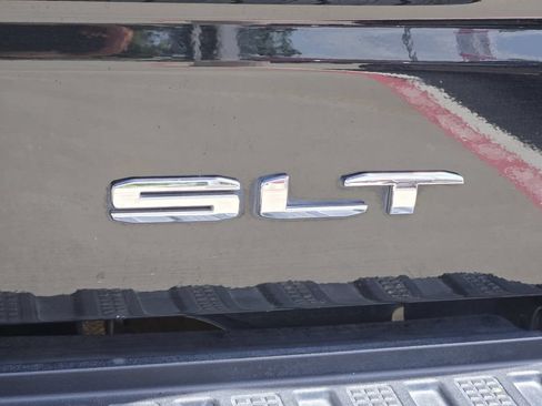 Used 2023 GMC Sierra 1500 SLT w/ SLT Premium Package AWD/4WD image 14