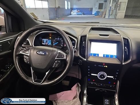 Used 2020 Ford Edge Titanium w/ Equipment Group 301A AWD/4WD image 26