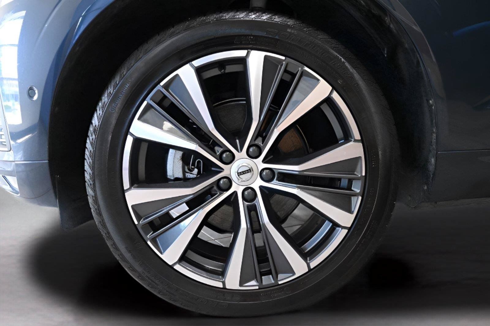 Used 2022 Volvo XC60 B5 Momentum w/ Protection Package AWD/4WD image 33