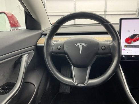 Used 2018 Tesla Model 3 image 9
