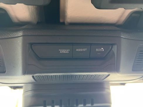 Used 2025 Jeep Wrangler Unlimited Rubicon w/ XTREMEE 35" Tire Package image 16