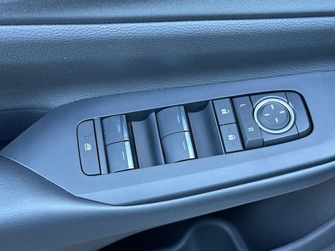 New 2026 Toyota Prius Plug-In Hybrid FWD image 14