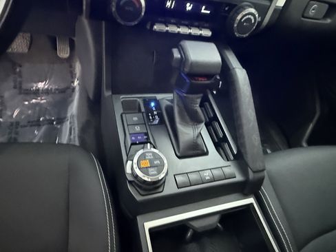 Used 2024 Toyota Tacoma TRD Off-Road image 21