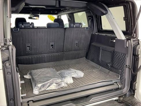 Used 2024 Ford Bronco Heritage Edition image 28