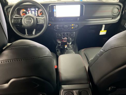 New 2026 Jeep Wrangler Unlimited Rubicon AWD/4WD image 10
