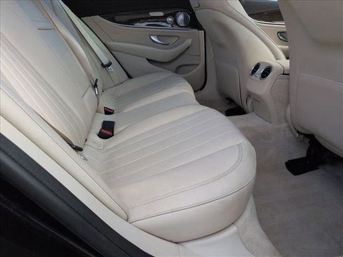 Used 2018 Mercedes-Benz E 300 4MATIC image 21