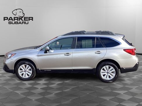 Used 2019 Subaru Outback 2.5i Premium image 2