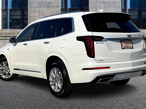 Used 2024 Cadillac XT6 Luxury w/ LPO, Floor Liner Package image 10