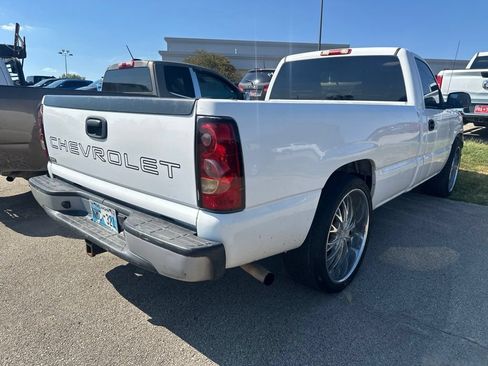 Used 2005 Chevrolet Silverado 1500 W/T RWD image 3