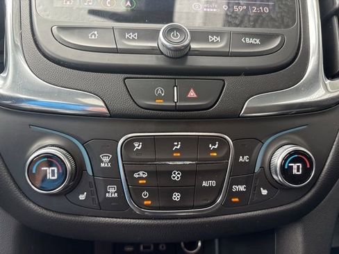 Used 2022 Chevrolet Equinox LT FWD image 3