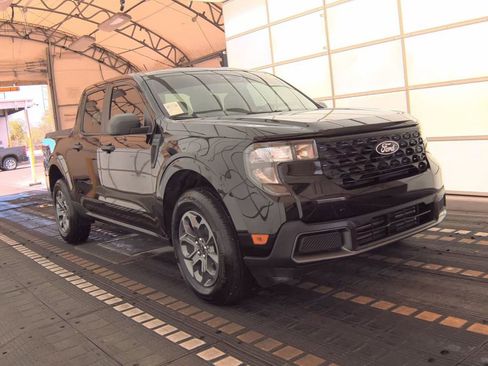 Used 2025 Ford Maverick XLT w/ Equipment Group 302A image 4