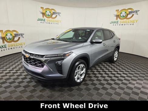 Certified 2024 Chevrolet Trax LS w/ LS Convenience Package FWD image 3
