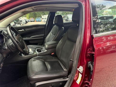 Used 2018 Chrysler 300 Touring L AWD/4WD image 11