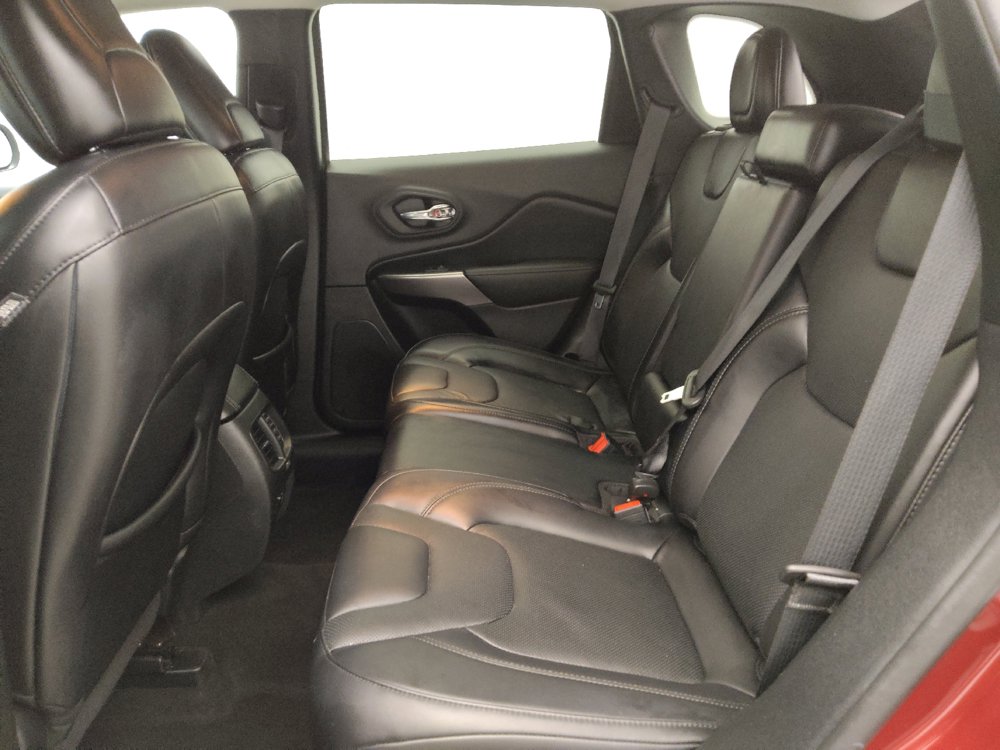 Used 2021 Jeep Cherokee Latitude Lux w/ Comfort/Convenience Group AWD/4WD image 18