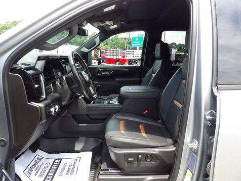 Used 2025 GMC Sierra 2500 AT4 AWD/4WD image 18