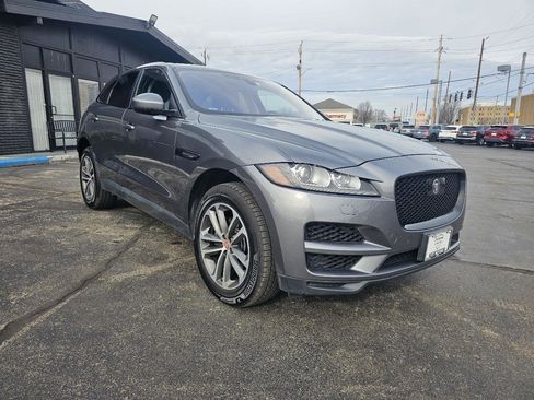 Used 2019 Jaguar F-PACE Premium image 3
