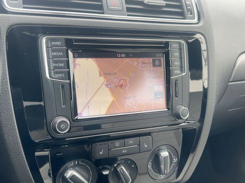 Used 2016 Volkswagen Jetta Sport image 21