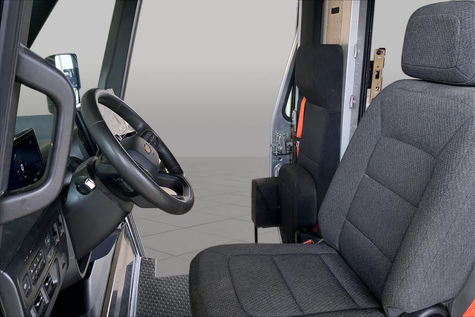 Used 2025 Chevrolet Brightdrop 600 FWD image 8