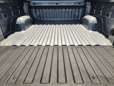 Used 2026 Chevrolet Silverado 1500 Custom Trail Boss w/ Turbomax Blackout Package AWD/4WD image 32