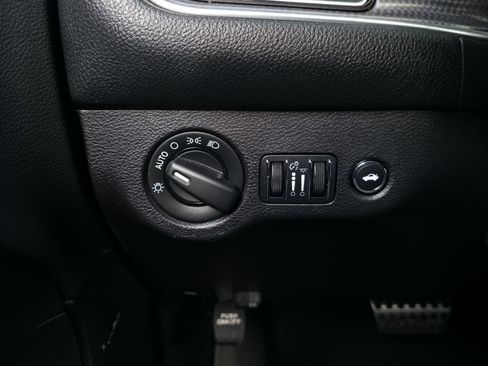 Used 2016 Dodge Challenger SRT Hellcat image 30