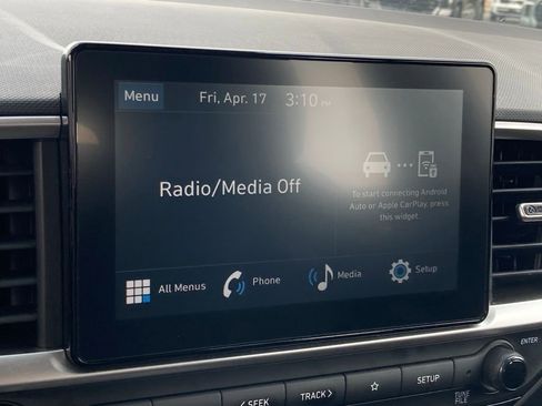 Used 2025 Hyundai Venue SEL image 20