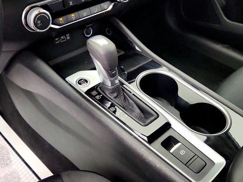 Used 2024 Nissan Altima 2.5 SV AWD/4WD image 15