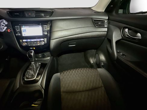 Used 2017 Nissan Rogue SV AWD/4WD image 30