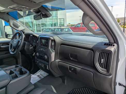 Certified 2024 Chevrolet Silverado 2500 Custom w/ Custom Value Package AWD/4WD image 40