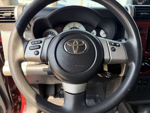Used 2011 Toyota FJ Cruiser 4WD w/ Convenience Pkg image 31