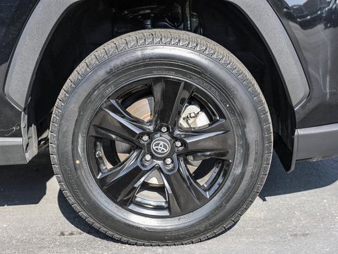 Certified 2022 Toyota RAV4 XLE w/ Convenience Package FWD image 32