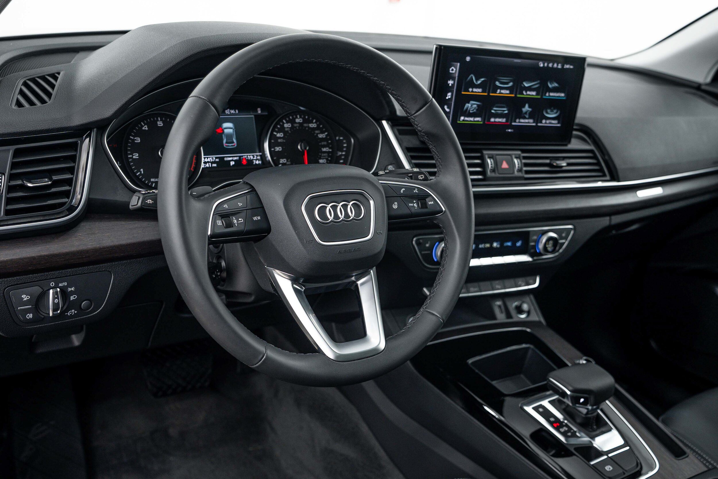 Certified 2023 Audi Q5 2.0T Premium w/ Convenience Package AWD/4WD image 10