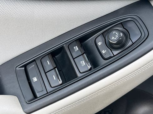 Used 2024 Subaru Forester Premium image 13