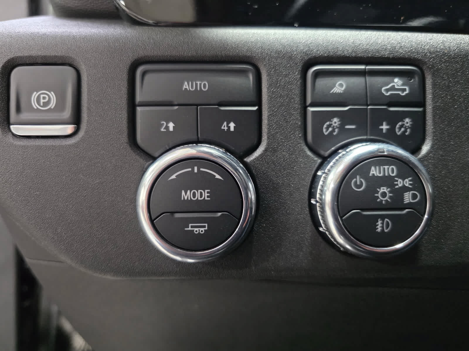 Used 2025 GMC Sierra 1500 SLT AWD/4WD image 23