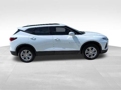 Used 2020 Chevrolet Blazer LT FWD image 2